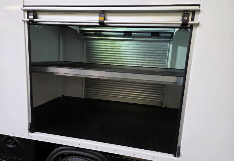 Melex-Cargo-Gesloten-Laadbak-Schap